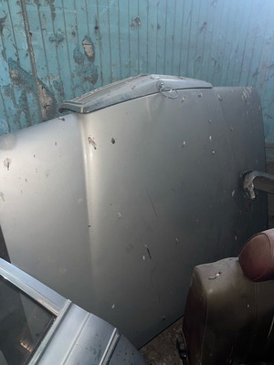 Καπό Mercedes W123 σαν καινούργιο με μάσκα και σήμα κομπλέ