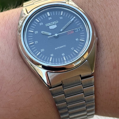 Seiko 5 Automatic Men's Watch Steel Sapphire Crystal Like New