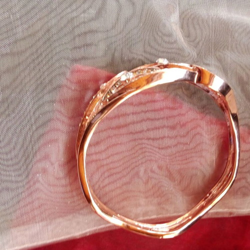 Silver-plated bracelet with stones like new