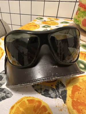 Gucci vintage sunglasses like new, black