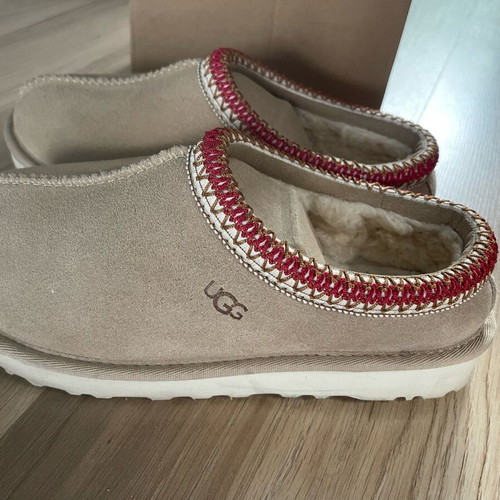 Ugg Tasman boots size 37 like new, beige