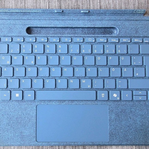 Microsoft Surface Pro 11 13" 120Hz OLED touchscreen, like new, 16GB RAM, 2TB SSD