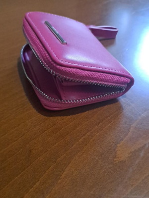 Wallet fuchsia new with zipper and multiple compartments