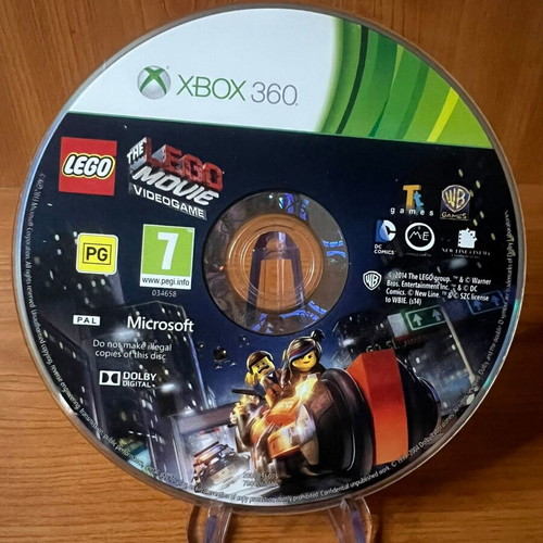 The LEGO Movie Videogame Xbox 360 disc used