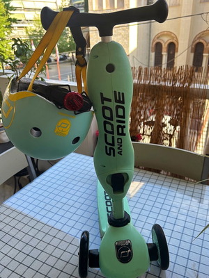 Scoot And Ride πατίνι και κράνος μεταχειρισμένα για παιδιά 1-5 ετών