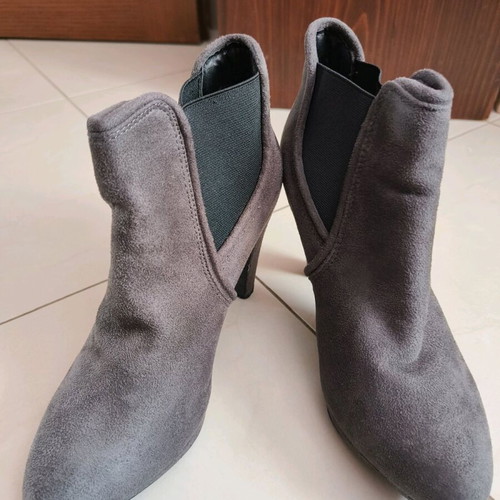 Castor ankle boots grey with side elastic heel 10cm size 36