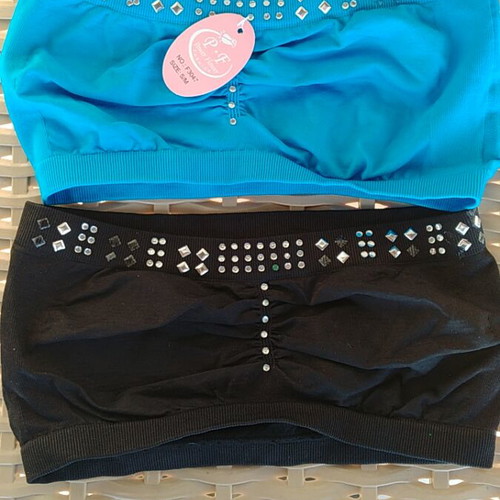 Tops like new, pack of 2, size S/M with defect