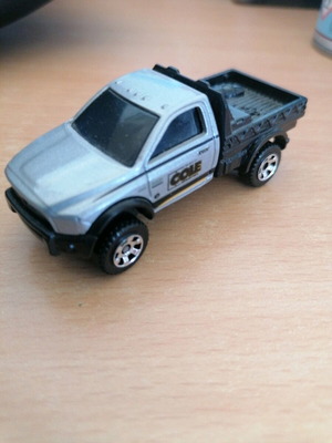 Matchbox 2016 ram flatbed
