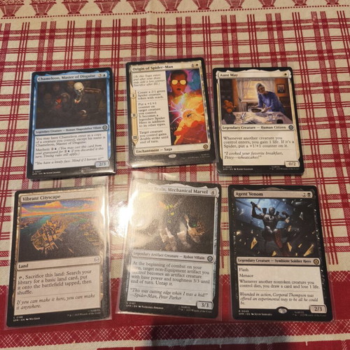 MTG Spiderman card pack like new with 110 single cards