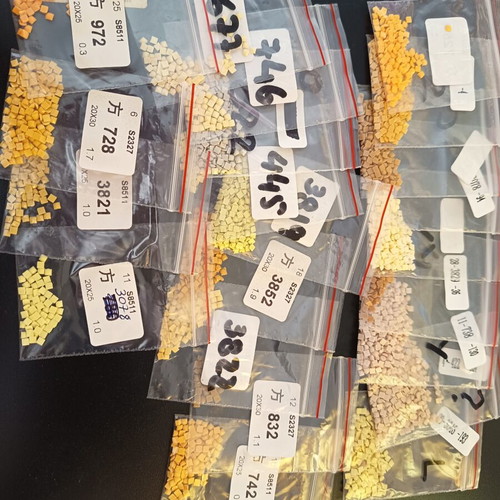 Diamond painting beads like new, set of 182 shades in separate bags