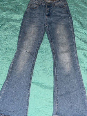 Shein flare jeans with back pockets, size XS