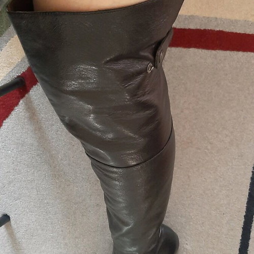 Over-the-knee boots made of genuine leather like new, black, size 37