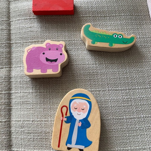 Wooden blocks used, 19 pieces with gift