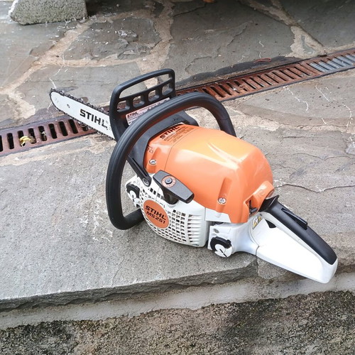 Stihl MS 251 chainsaw like new with three chains
