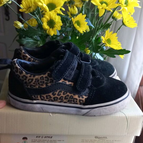 Vans kids shoes used leopard pattern in good condition
