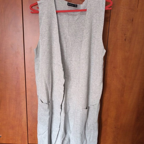 Stradivarius sleeveless knit like new, grey with pockets