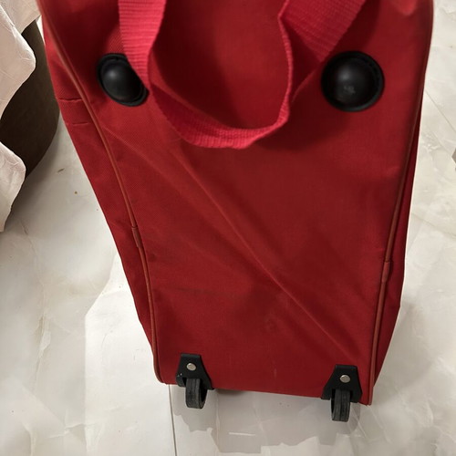 Travel bag with wheels like new