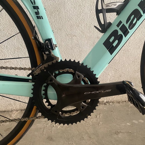 Bianchi Oltre 4 Replica road bike like new, Campagnolo Chorus 12