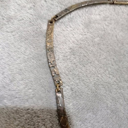 Vintage necklace with decorative leaf and flower elements, like new