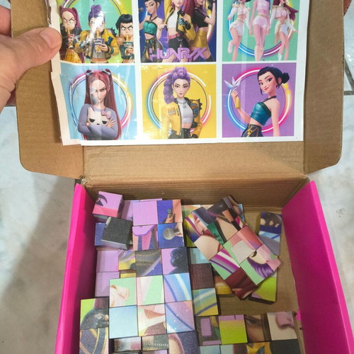 Huntrix Magnetic Puzzle Demon Hunters with 6 scenes, new
