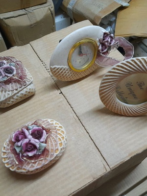 Decorative items new, set of 4