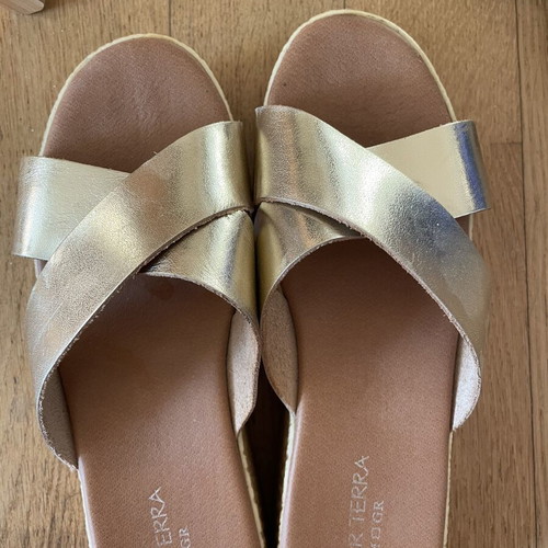 Mater Terra women's gold platform sandals like new, size 40