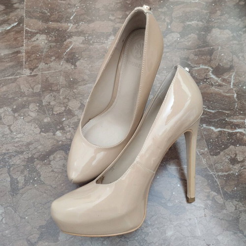 Guess patent leather beige pumps used, size 37.5-38
