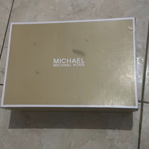 Michael Kors leather black pumps new size 40