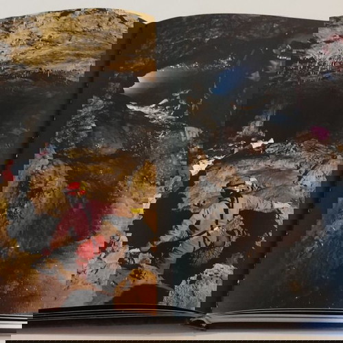 ΙΧΩΡ - ΤΑΞΙΔΙ ΣΤΙΣ ΦΛΕΒΕΣ ΤΟΥ ΓΙΓΑΝΤΑ