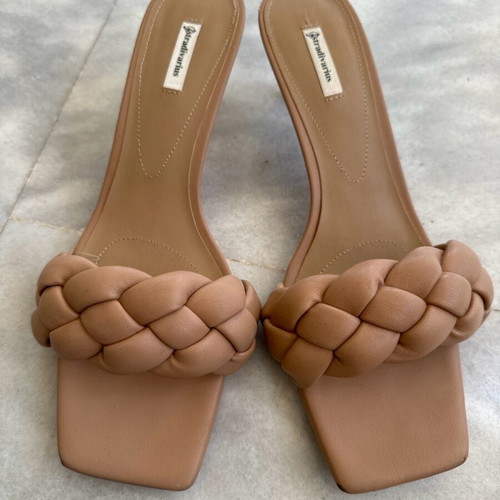 Mule Stradivarius beige like new, size 40