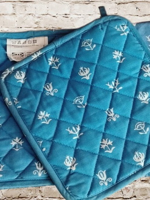 Tablecloth and 2 pot holders new, turquoise blue