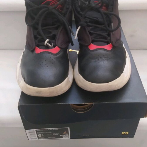 Jordan Max Aura athletic shoes like new, size 39, black and red