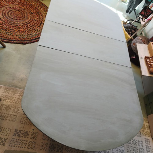 Oval dining table with deco veneer and oak look, like new, extendable