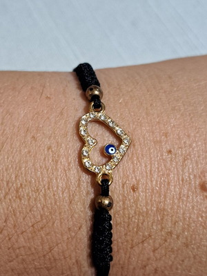 Macrame bracelet with heart charm