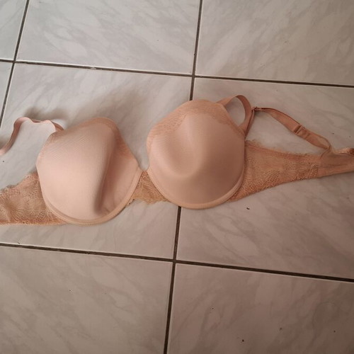 Triumph lace bra 85D used, multicolor