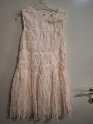 Zara beige cream girls dress with lace size 9 years like new