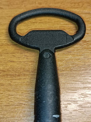 Triangular key with carabiner like new, universal 3-sided