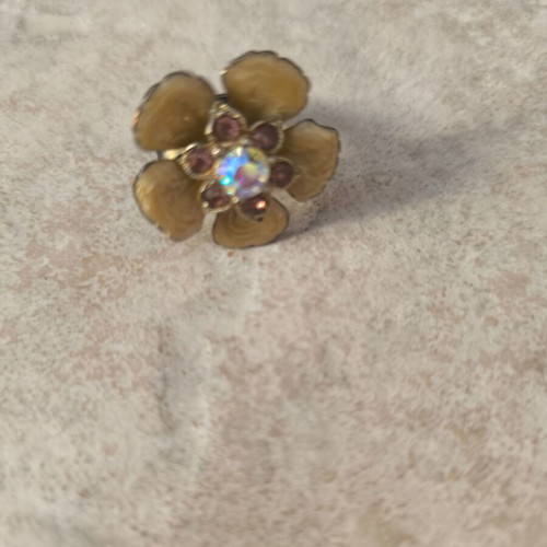 Flower ring Accessorize like new, beige and purple