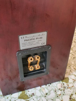 Wharfedale Pacific Pi20 speakers like new floorstanding