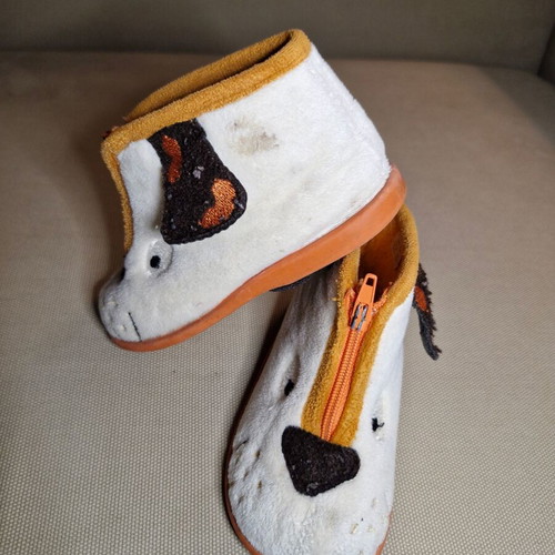 Prenatal baby boots size 23 used, indoor with dog design