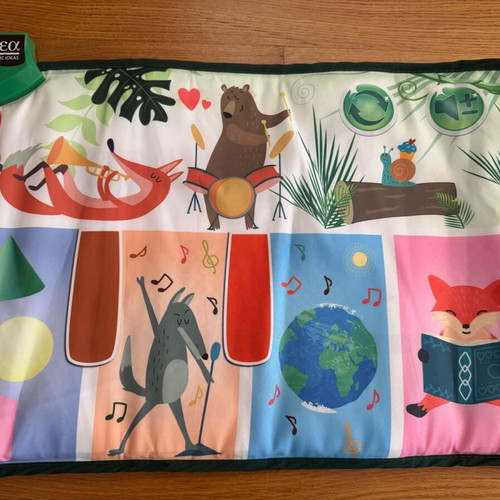 Children's floor piano with animals like new