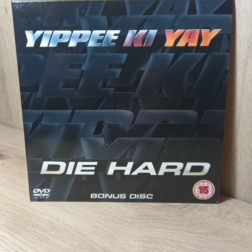 Die Hard 1 & 2 DVD box set with English subtitles and bonus disc