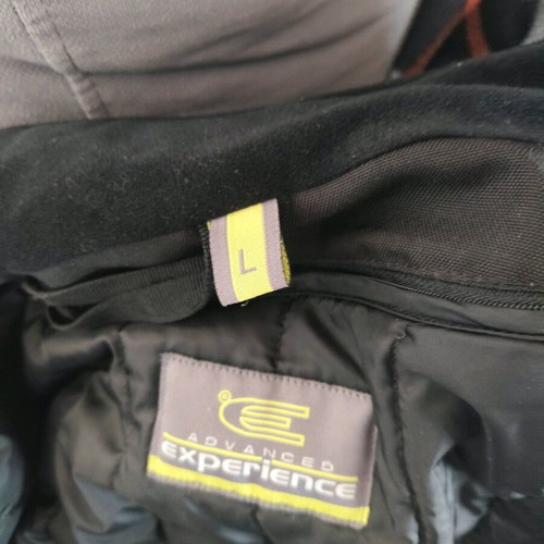 Motorcycle jacket like new, size L, double fastening, elbow, shoulder, back protection, handsfree, many pockets