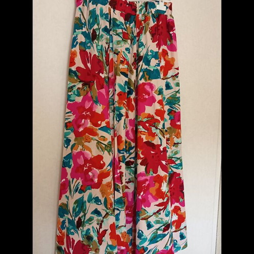 Maxi skirt floral with slits