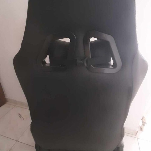 Gaming/Office chair like new with height adjustment and relax seat