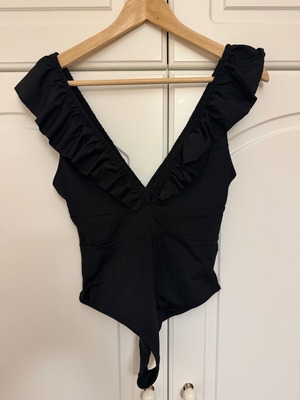 H&M swimsuit size 38 like new, black