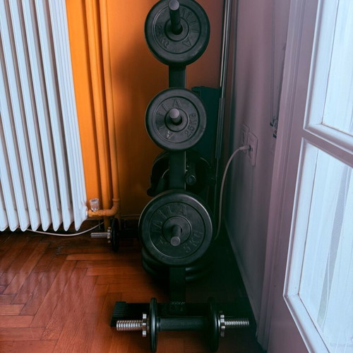 Fitness weight set like new with jump rope, resistance band and large bar