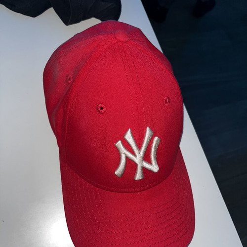 New Era MLB League Essential New York Yankees cap red, new, one size