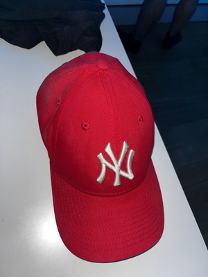New Era MLB League Essential New York Yankees cap red, new, one size
