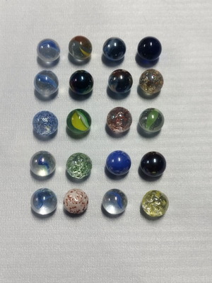 Set of 20 marbles like new